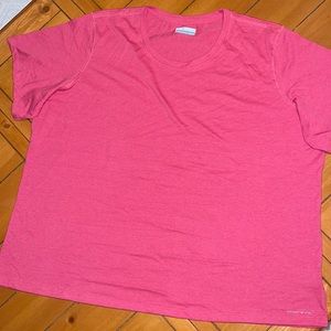 Women’s Columbia sportswear shirt